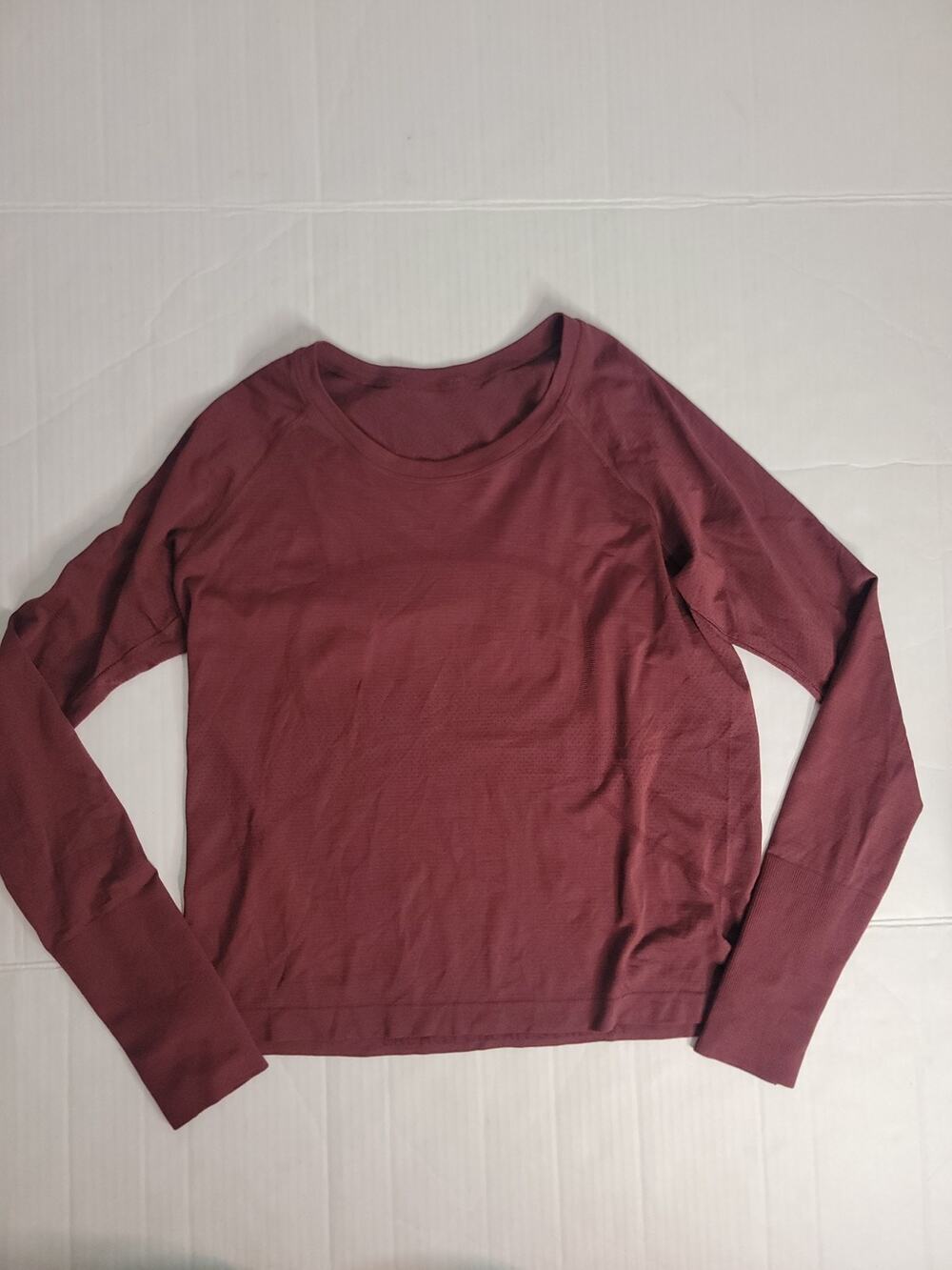Lululemon Pullover Womens SZ 12 Run Swiftly Long Sleeves Thumbholes Burgundy